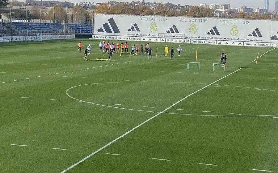 记者：赫伊森等5名后卫缺席皇马训练，阿森西奥遭遇病毒感染