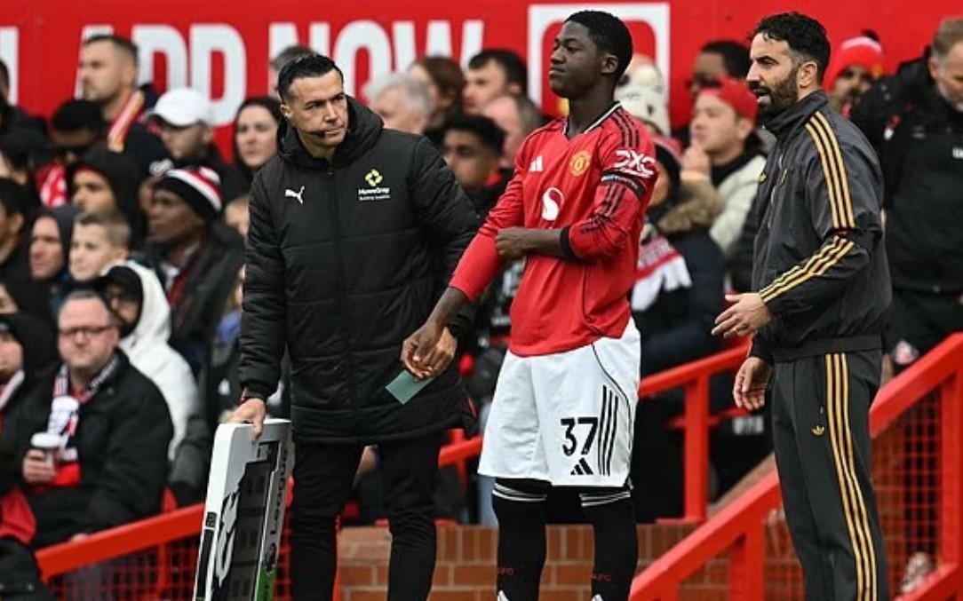 电讯报:曼联内部有人对梅努的可能离队感到非常不安
