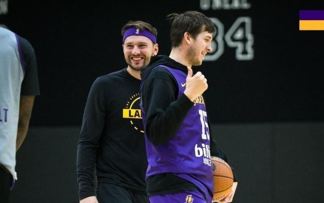 湖人冲击NBA杯西决!雷迪克:限制福克斯突破