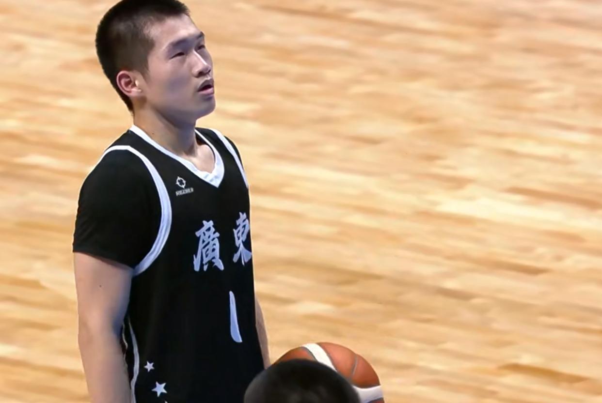 大鱼来了!广东冠军后卫加盟山东男篮,已被朱芳雨买断合同!