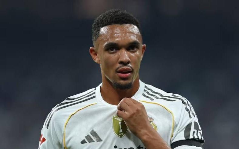 阿斯:阿诺德会在对阵瓦伦时回归,在对利物浦时争取首发出战