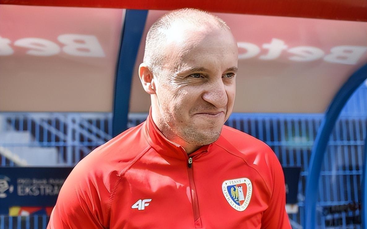 北京国安换帅不可避免，最热门人选浮出水面，足协杯争冠概率大增