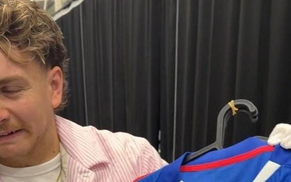 太阳报走访出售原味球衣公司的仓库:汗臭味强烈却不令人反感