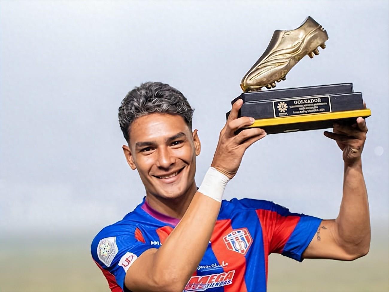 中超欧洲多队争抢哥伦比亚边锋球员已表态左脚中场再受于总青睐