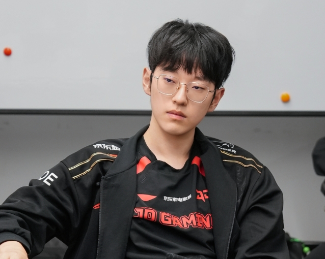 这状态下滑的很不对！Scout两局合砍288，发条瑞兹均被对位GAP