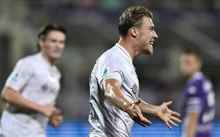 TA:那不勒斯满意霍伊伦的表现,他弥补了卢卡库伤缺的影响