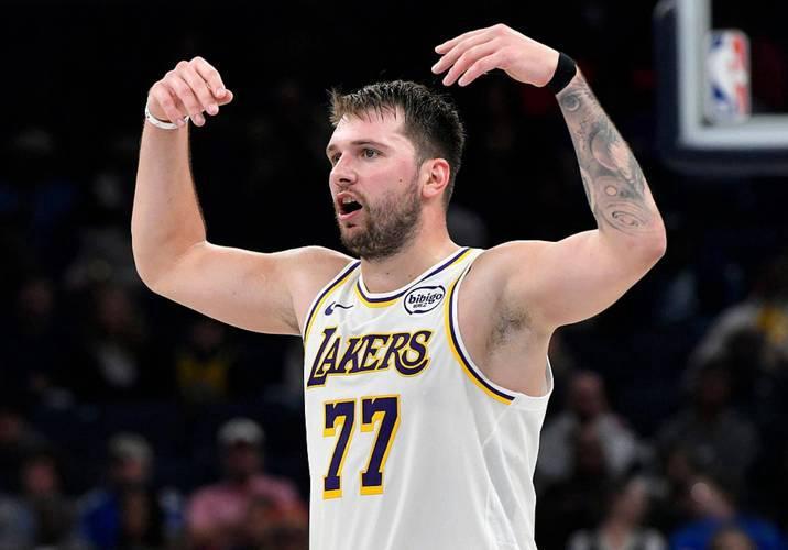 东契奇五战封神！200+55+46创NBA最佳开局，湖人豪取五连胜