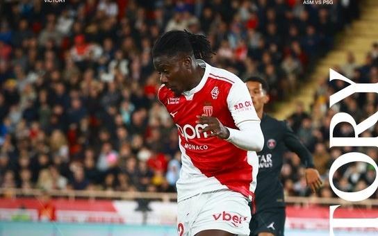 早报曼城3比2利兹联巴萨3比1阿拉维斯