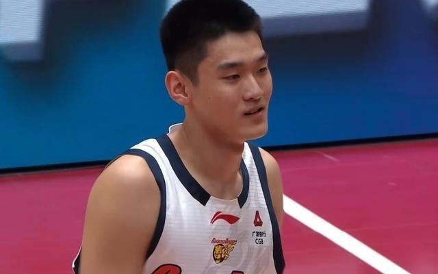 硬漢！王洪澤CBA生涯第二戰8分4板3助球迷點評超同期任駿飛