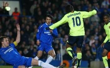 巴萨在斯坦福桥已经近20年不胜,期间战绩为2负2平