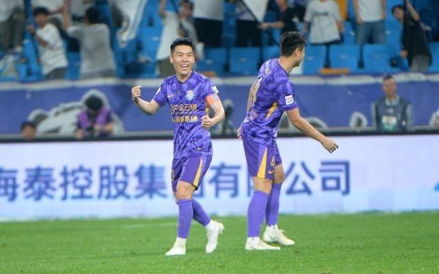 【中超】巴顿伤退王秋明补射津门虎1比0河南