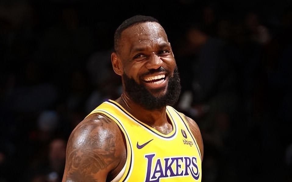 湖人压哨绝杀猛龙！詹姆斯最后时刻传了，18年的纪录没了！