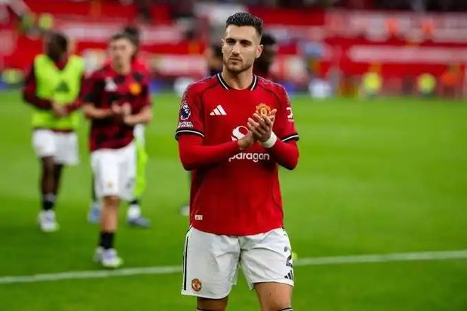 曼联44伯恩茅斯,赛后评分:B费8.8分最高,1进球1助攻