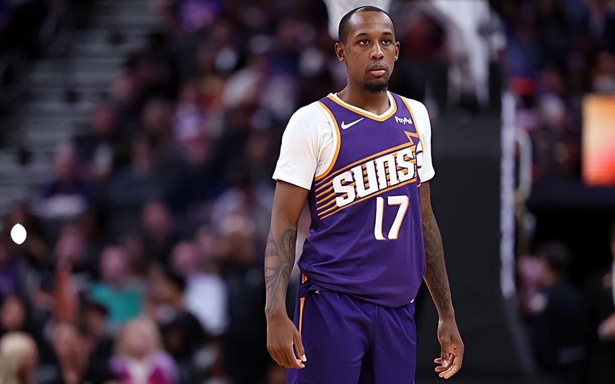 打爆了湖人的锋线！太阳又用双向合同淘到了一名优秀的球员