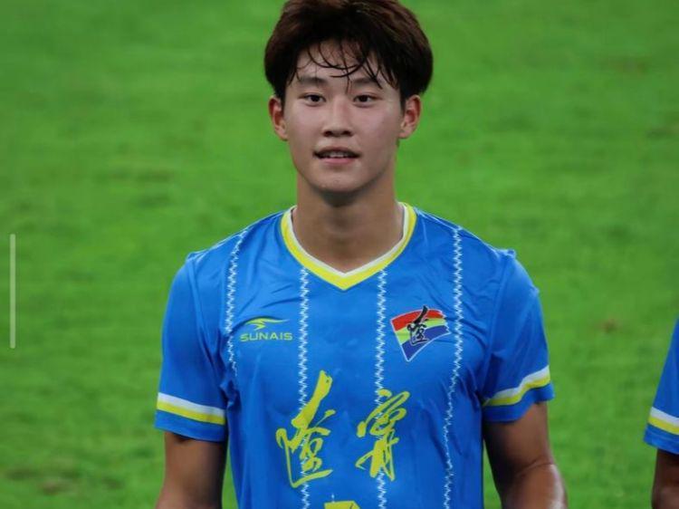 杨铭锐先踢好中超梅州妖星渴望留洋