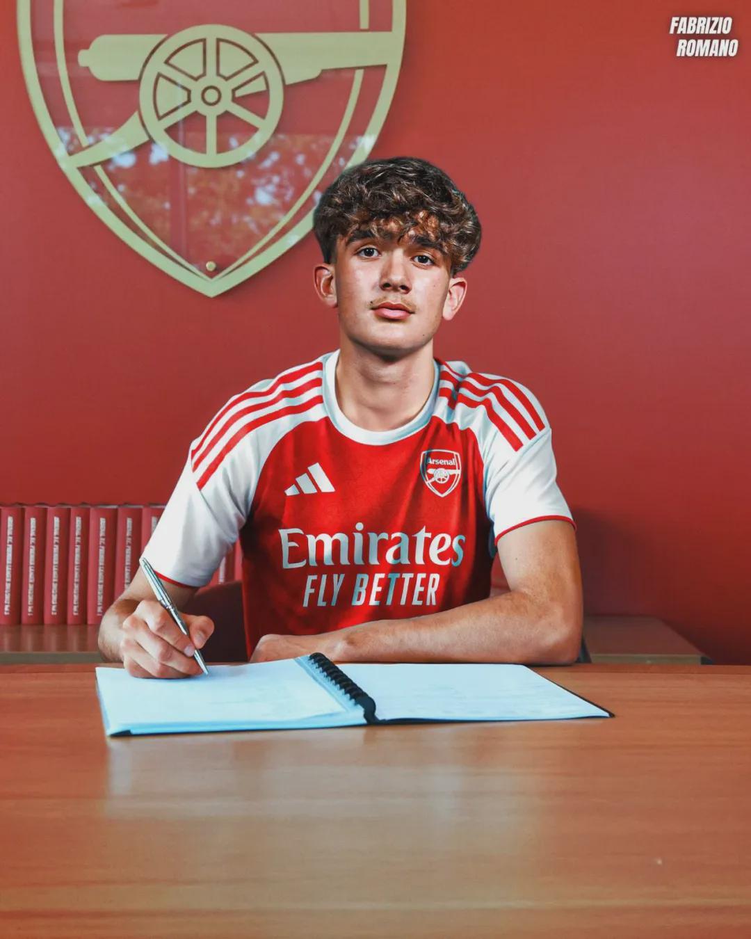 DO+罗马诺:阿森纳续约道曼达协议!男模出征!枪手全队伦敦聚餐