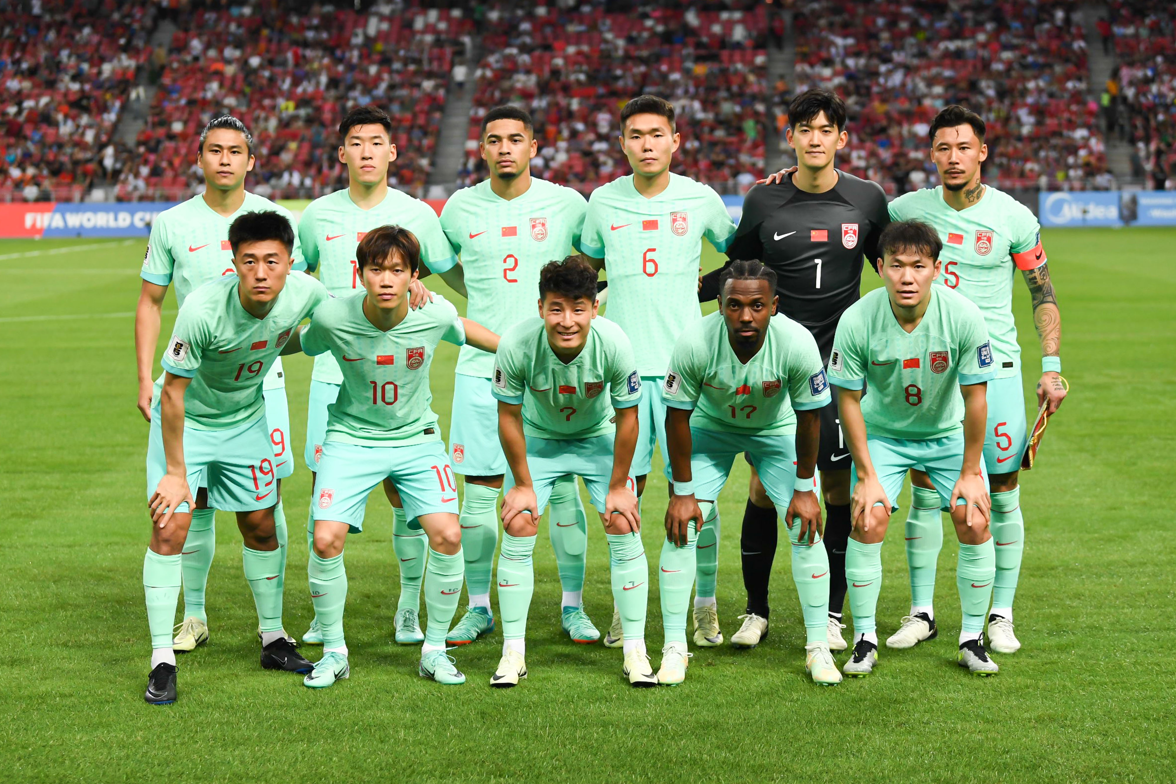 王多多看国足无缘世界杯：跟自己比进步了但是你的对手早特么跑前面了