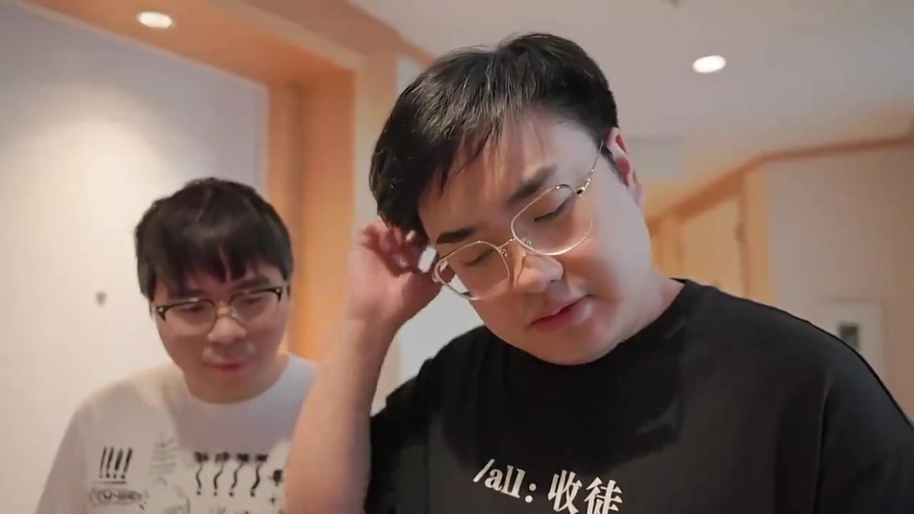 BLG发布整活视频：我们应该选这个，这个比较适合我们