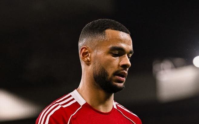 12战9负成笑柄!利物浦14埃因霍温3连败,斯洛特造队史耻辱纪录