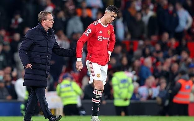 邮报披露曼联秘史:朗尼克来曼联前执教经验不足,却很自信