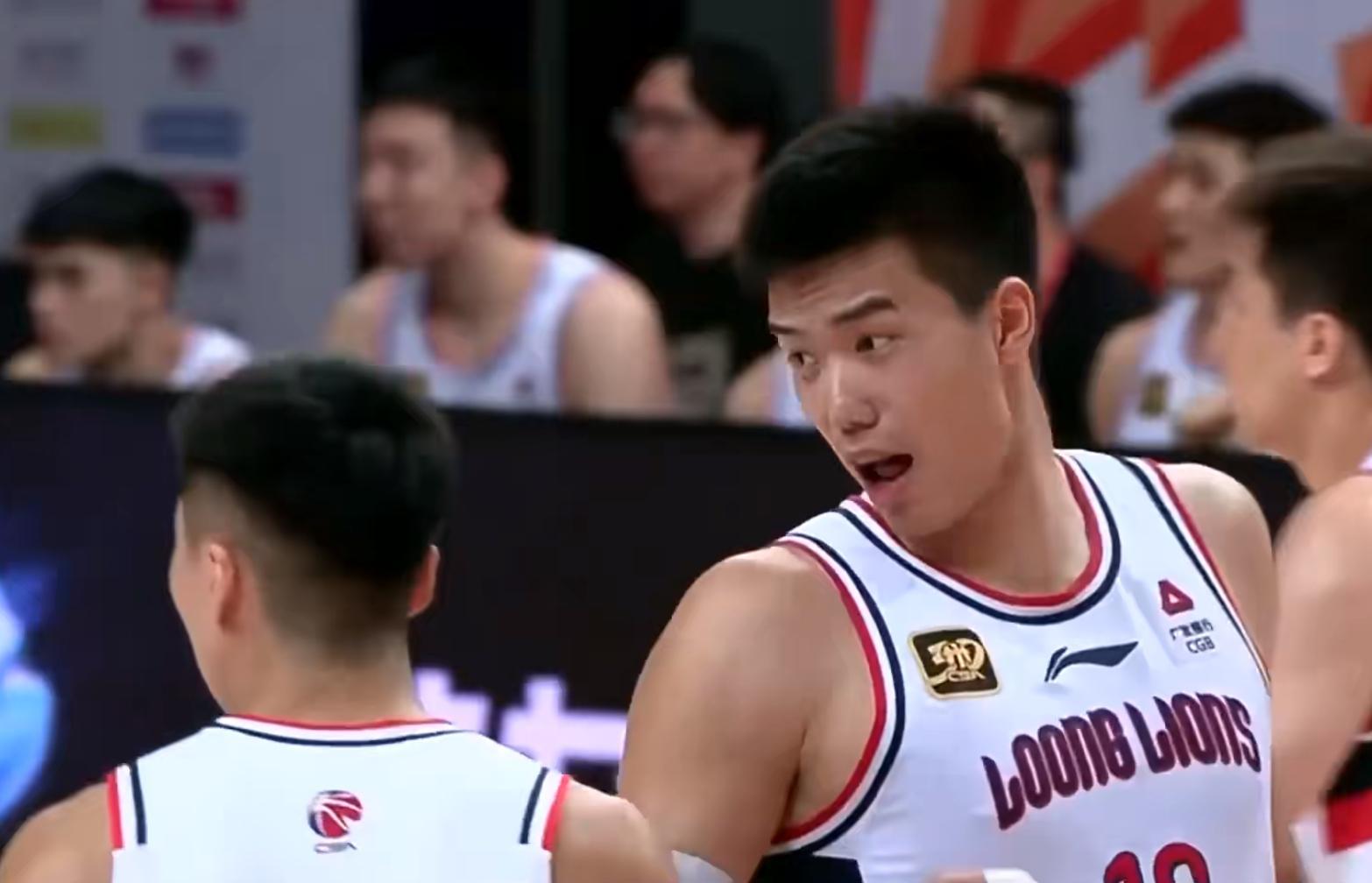 终于来了！广东队“新中锋”确认能打，杜锋正式迎来机动型内线！
