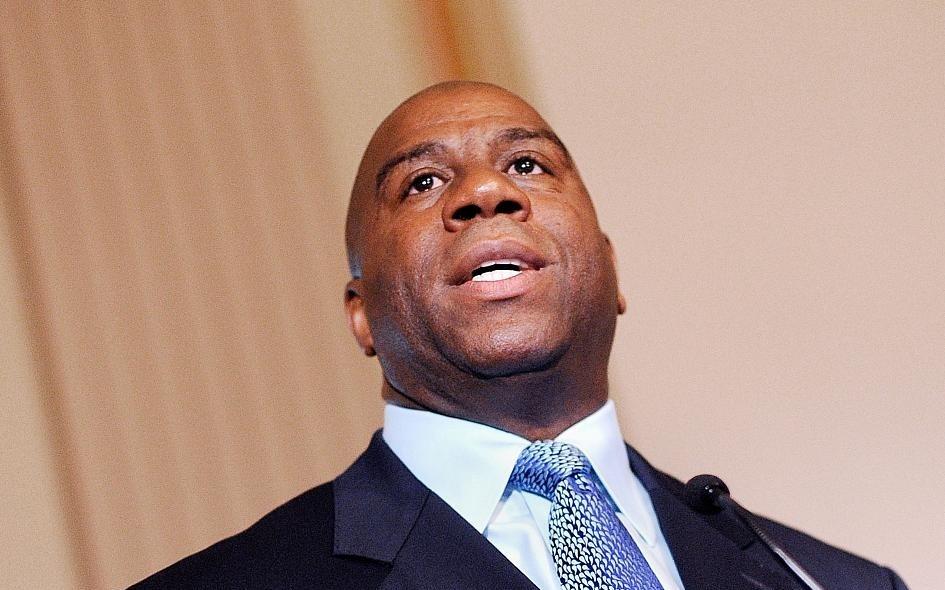 杨瀚森13分钟蜕变记:当9分比21分更值得喝彩的篮球哲学