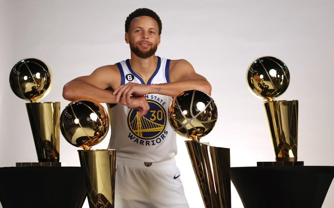 NBA202122赛季经典名局评选：库里首获FMVP，德罗赞背靠背绝杀成历史首人