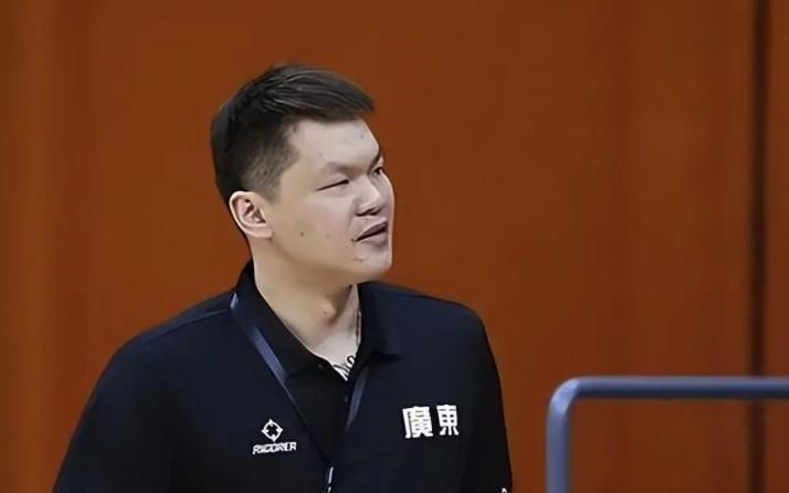 朱芳雨：休赛期引援非常烧脑，截止日前在公司16小时头发都白了