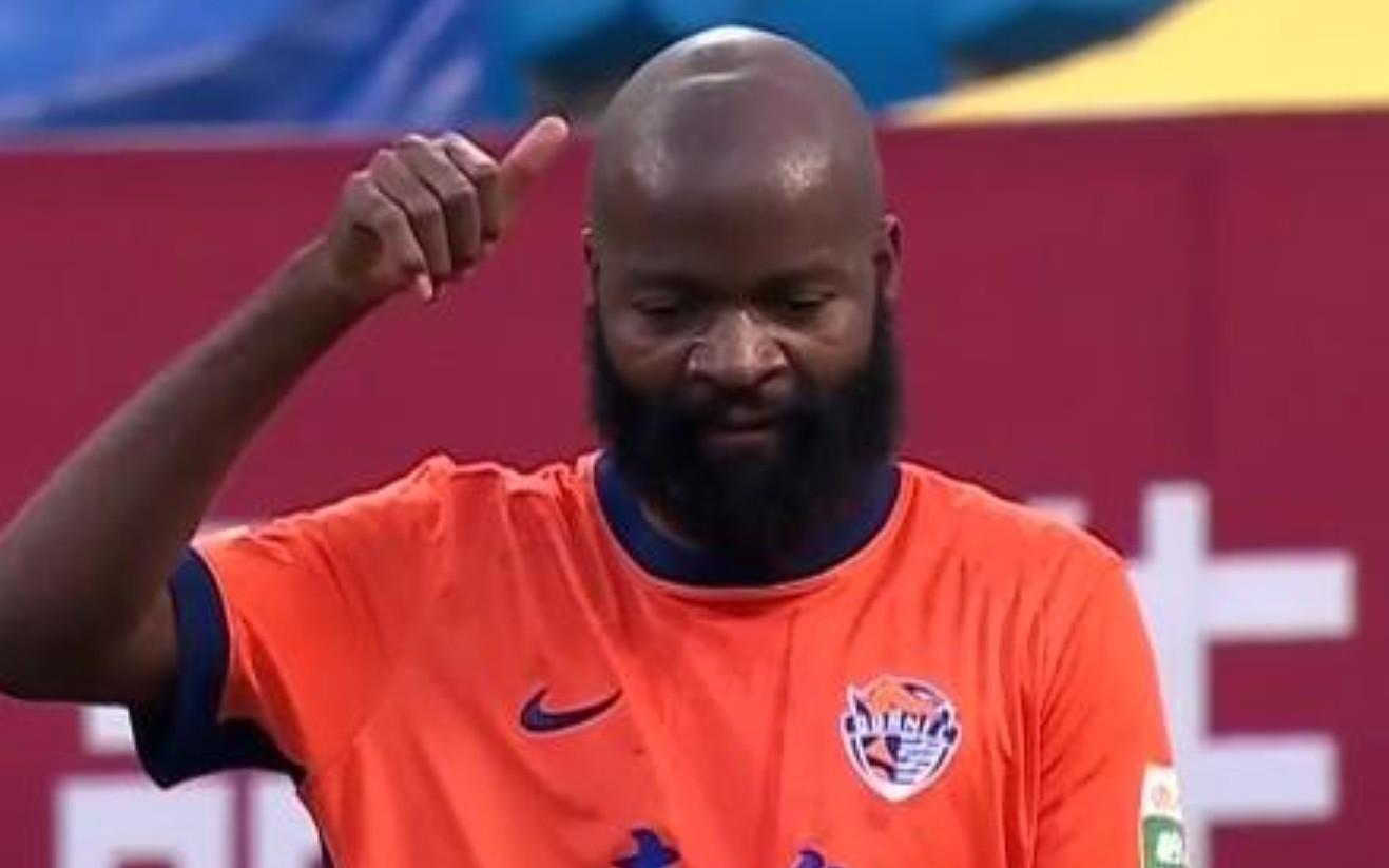 记者:兰克尔泽在海牛出征杭州前拂袖而去,职业素养低