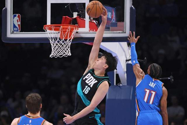 徐静雨：杨瀚森梦幻脚步打到哈腾无奈又无助，开拓者别再埋没人才