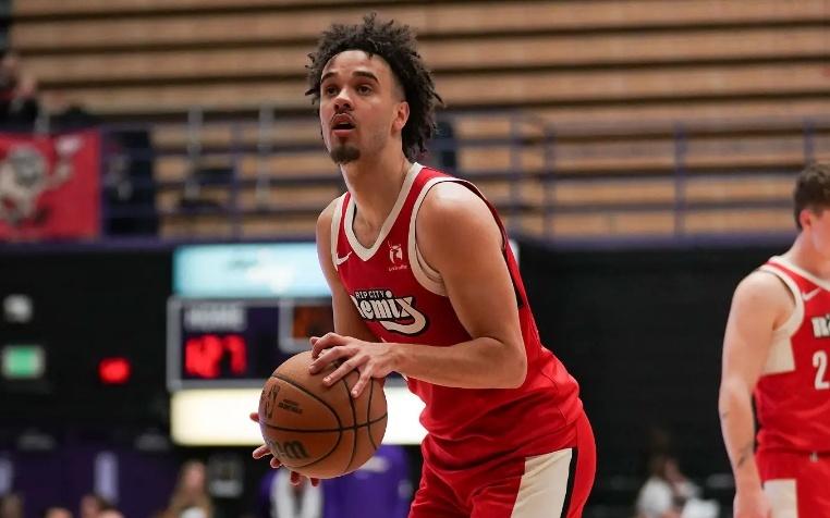 单场送出17次助攻,开拓者二队还有一名传球能力顶级的控卫