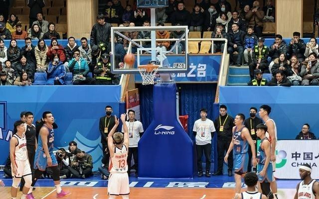 CBA首轮开赛,四川男篮“全华班”出战不敌广州队