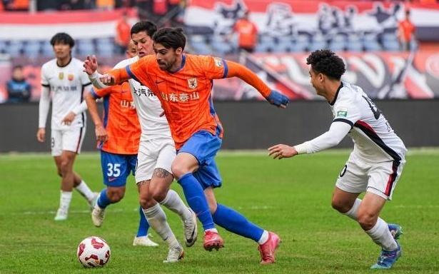 泽卡:山东泰山是中超顶级球队之一,若留队明年将为冠军而战