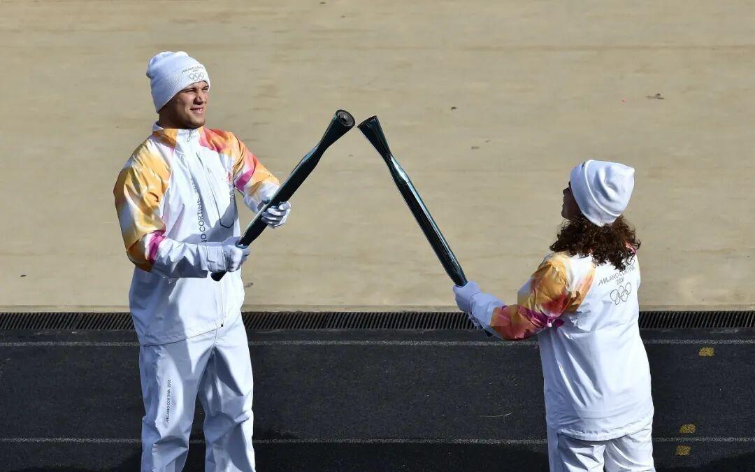 奥运要来了！保利尼参与冬奥会圣火交