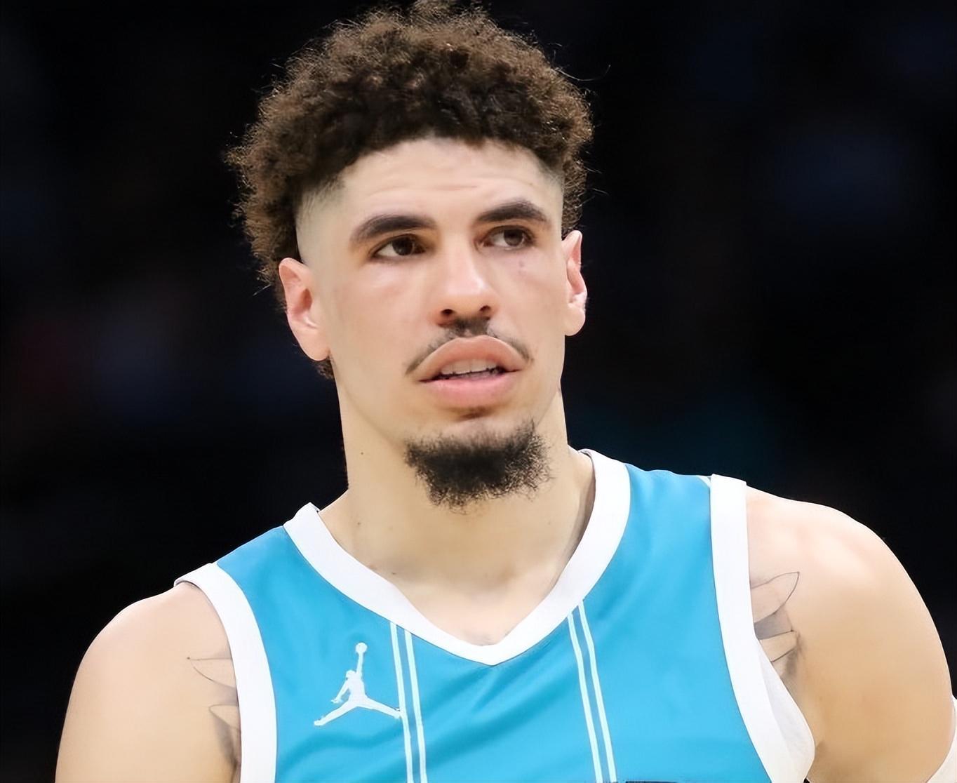 3年1.3亿！2项生涯新低！NBA数据刷子+玻璃人，1换2交易方案出炉