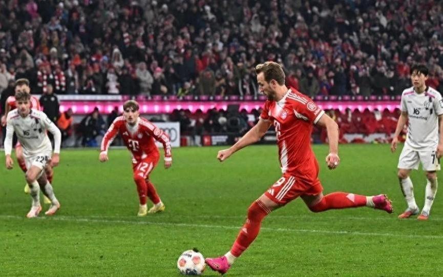 德甲：22！凯恩再救拜仁，达成历史里程碑