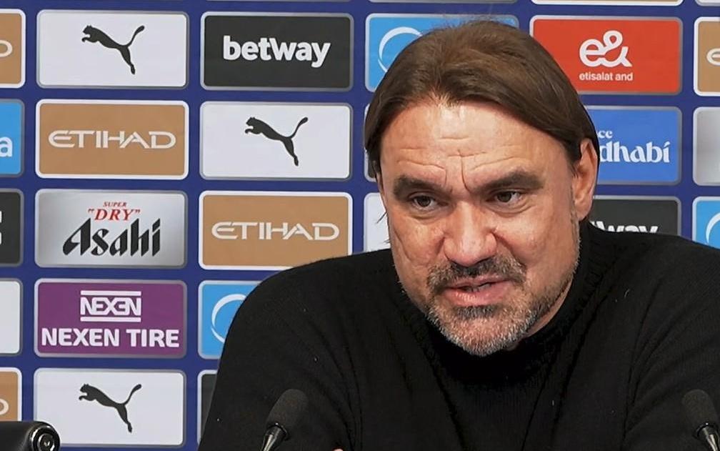 法尔克:多纳鲁马倒地原因显而易见球员应接受体育精神教育