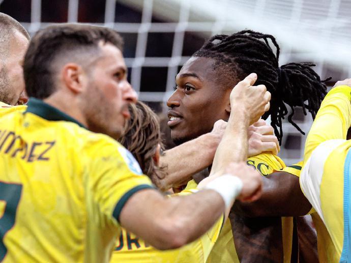 21!莱奥双响+准绝杀,打破进球荒,米兰完成逆转,力压国米登顶