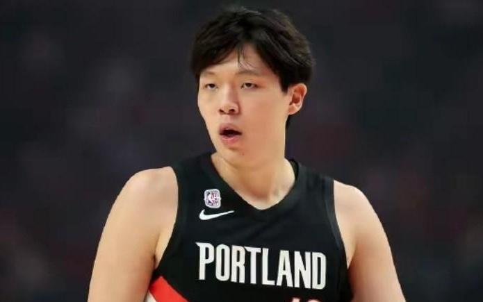 媒体人:杨瀚森上场出场时间不多,背靠背打残阵湖人适合他发挥