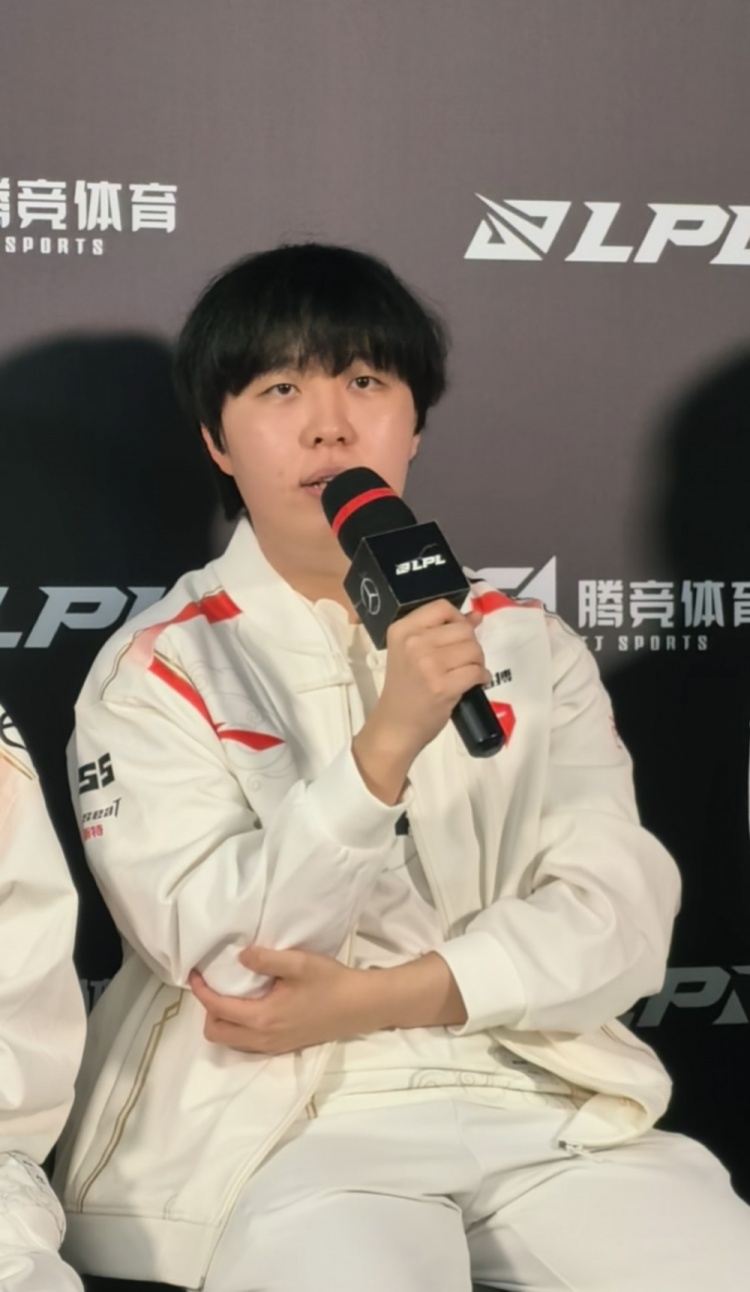 你们的安妮呢Kanavi：安妮潘森前期强势很好带节奏