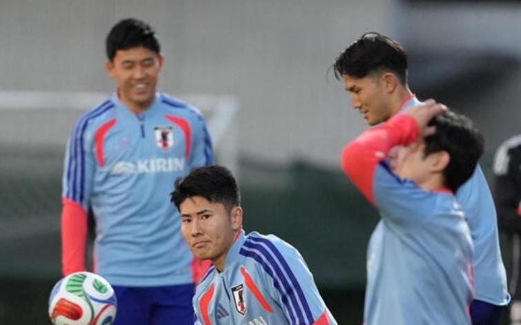 日媒：远藤航、久保建英等人在球场训练，镰田大地因疲劳单练