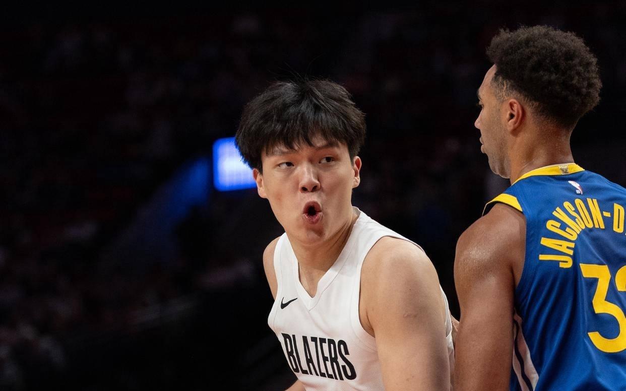 杨瀚森再次遭下放,决战雷霆时将再召回,枯坐冷板凳成卖票吉祥物