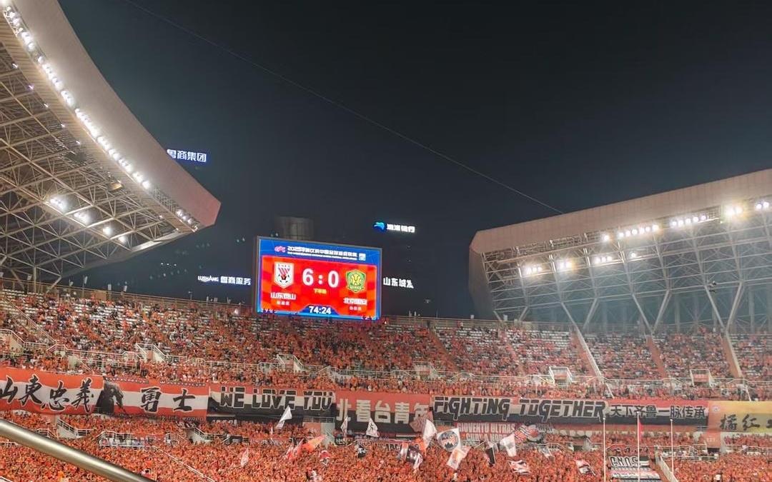 中超瓦科連中四元，馬德魯加錦上添花，泰山6：0大勝國安
