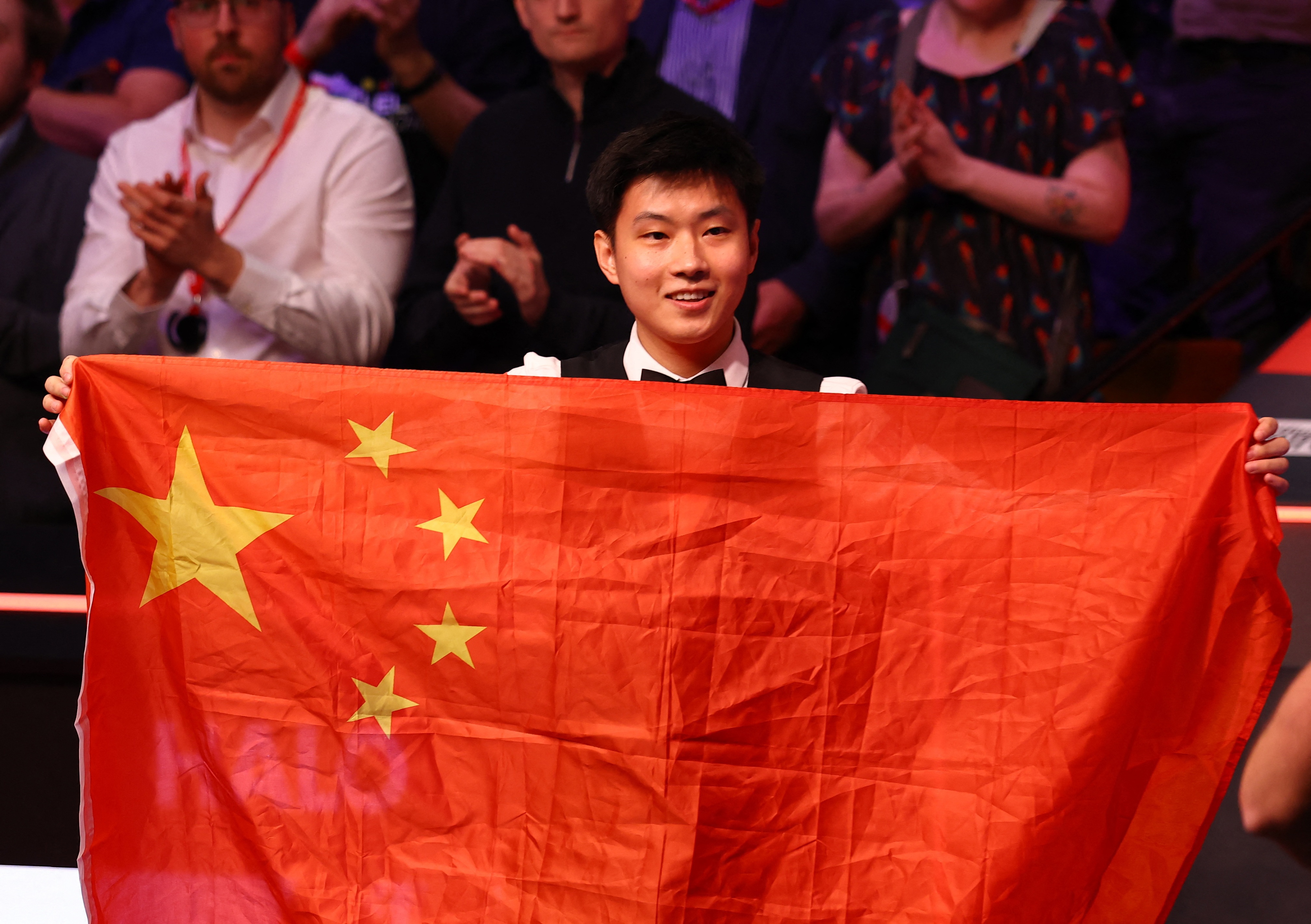 赵心童回应“是哪里人”：在深圳出生深圳长大，籍贯是西安