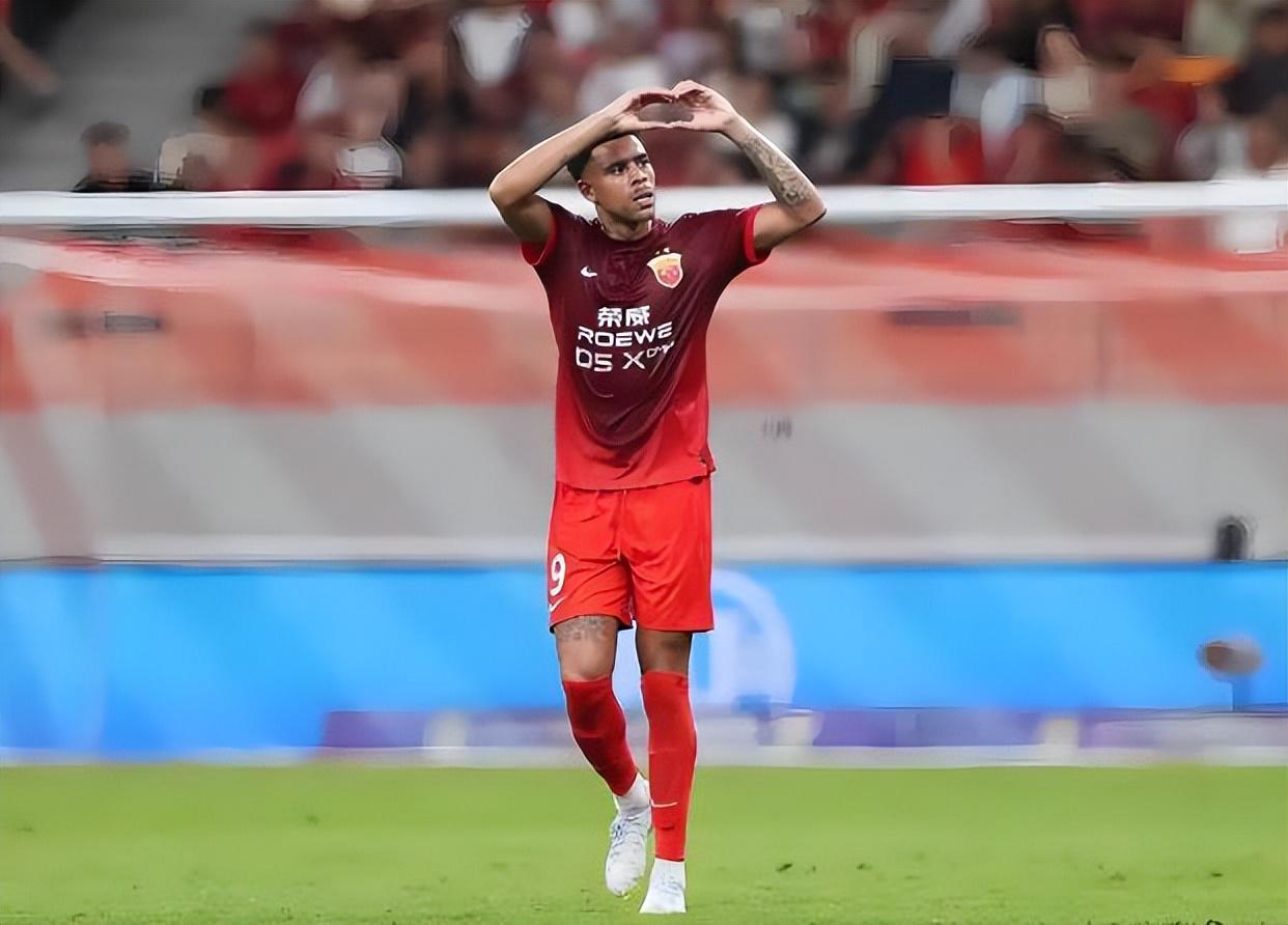 古斯塔沃离开上港不愁买家，大连英博可以考虑引进，值得期待