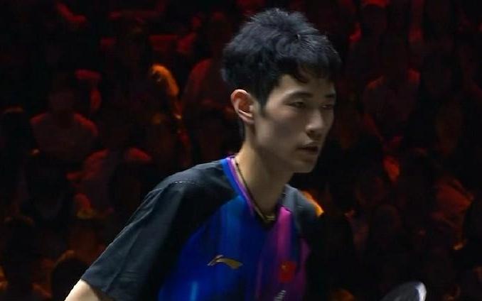 陈俊菘32战胜法国选手泊雷特，晋级中