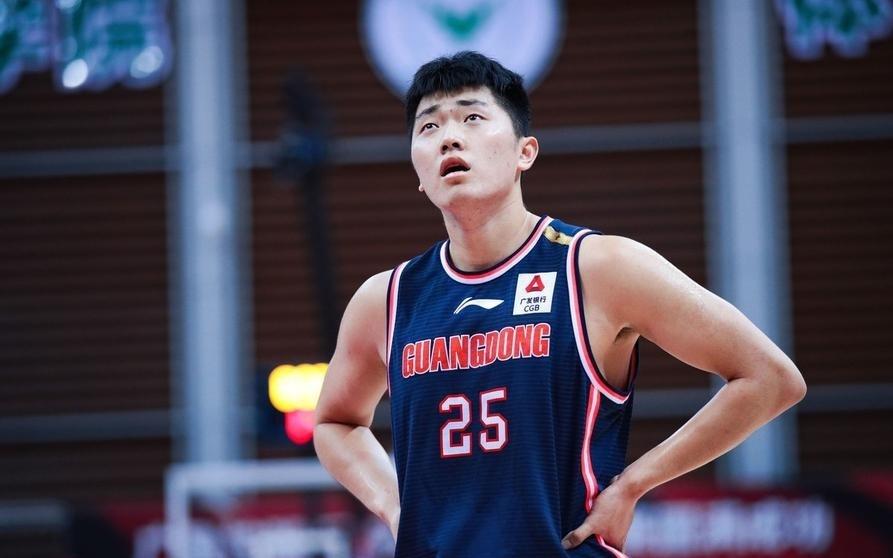 广东男篮新赛季12人名单浮出水面，10人基本确定，3人争2位置