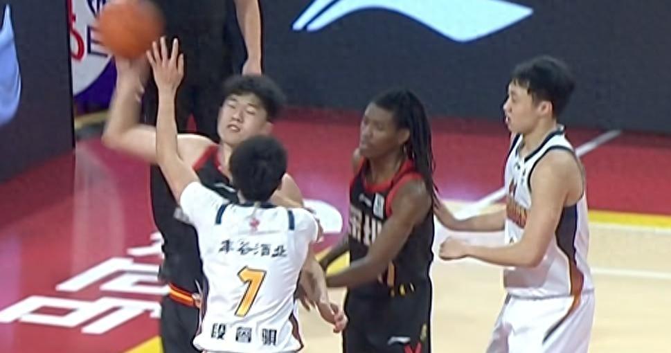 一胜难求！CBA首支6连败！北控4连败！联赛新格局正在上演