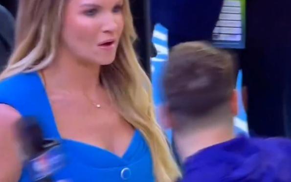 很“友好”!东契奇和里夫斯赛后互相竖中指