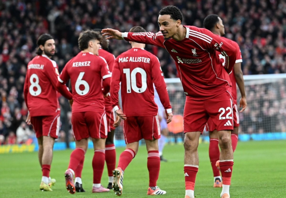 利物浦20布莱顿!4轮不败暂升第6新援闪击+双响萨拉赫替补助攻